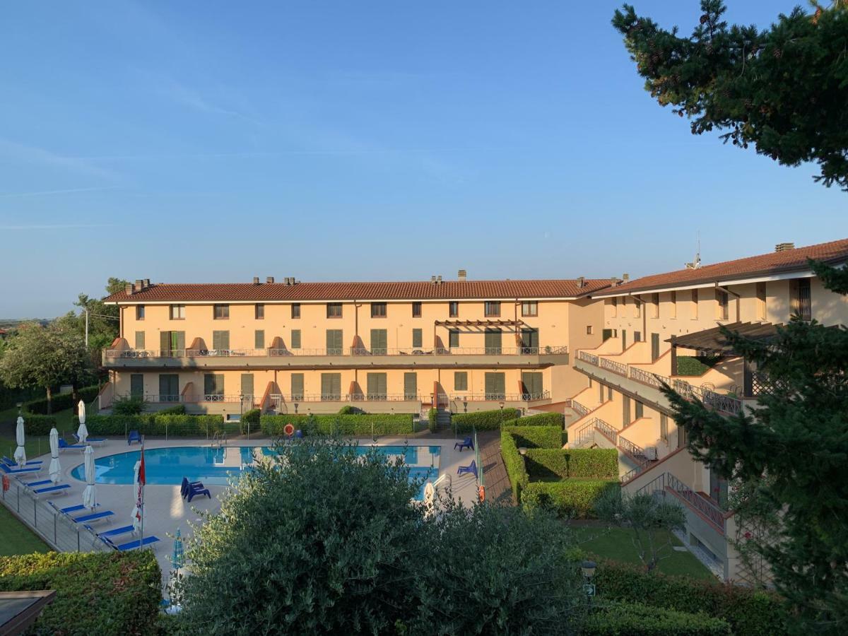 Aparthotel Aurelia Rta Detta Il Cascinale 2*